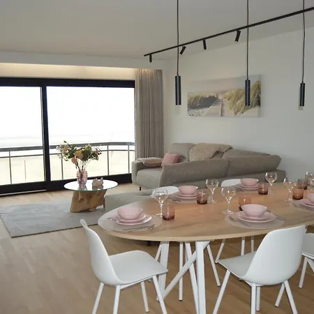 Apartment Zeezicht Vanop Het 6 De Verdiep *