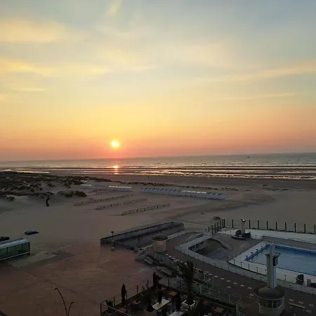 Apartment Zeezicht Vanop Het 6 De Verdiep *